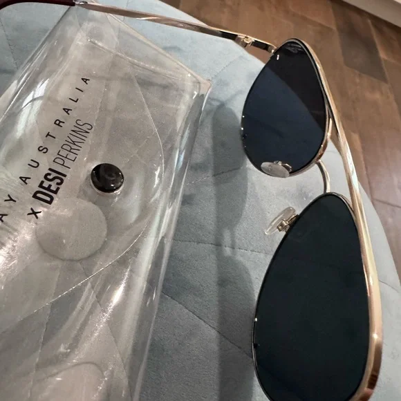 Quay x Desi High Key Sunglasses - Picture 6 of 7